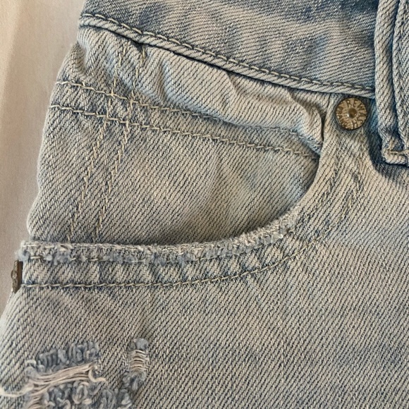 High Wasted/Jean Shorts - Picture 7 of 8